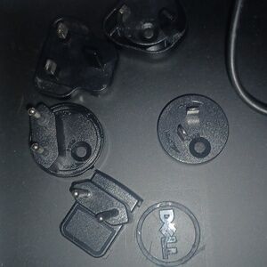 Universal power adaptor set